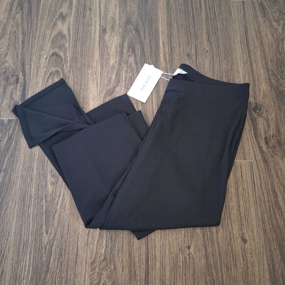 NWT Flounce Black Narrow Ribbed Legging Side Split Size S - Picture 1 of 8